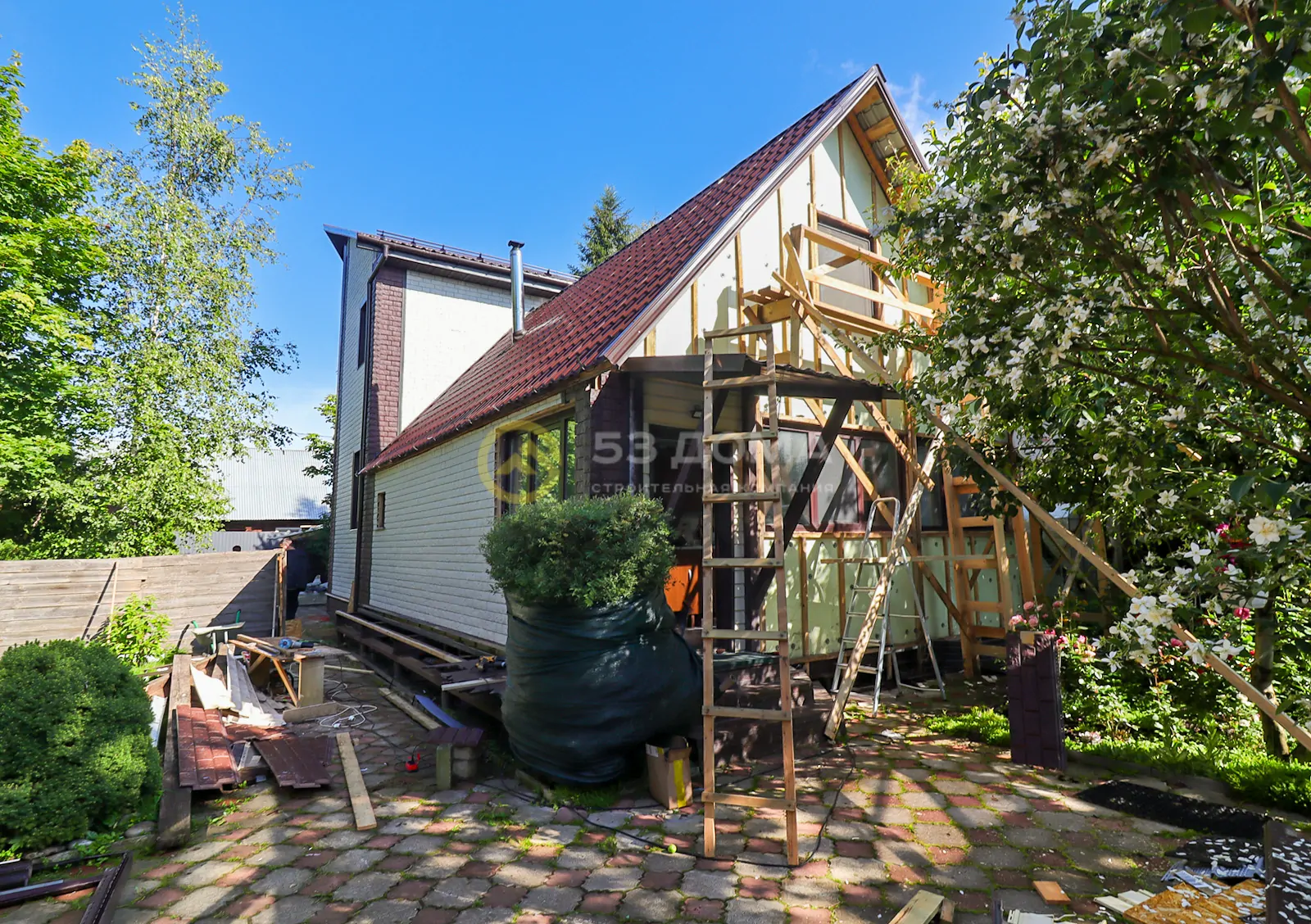 Каркасный дом 9х7 м, 2 этажа, с пристройкой, 6 недель