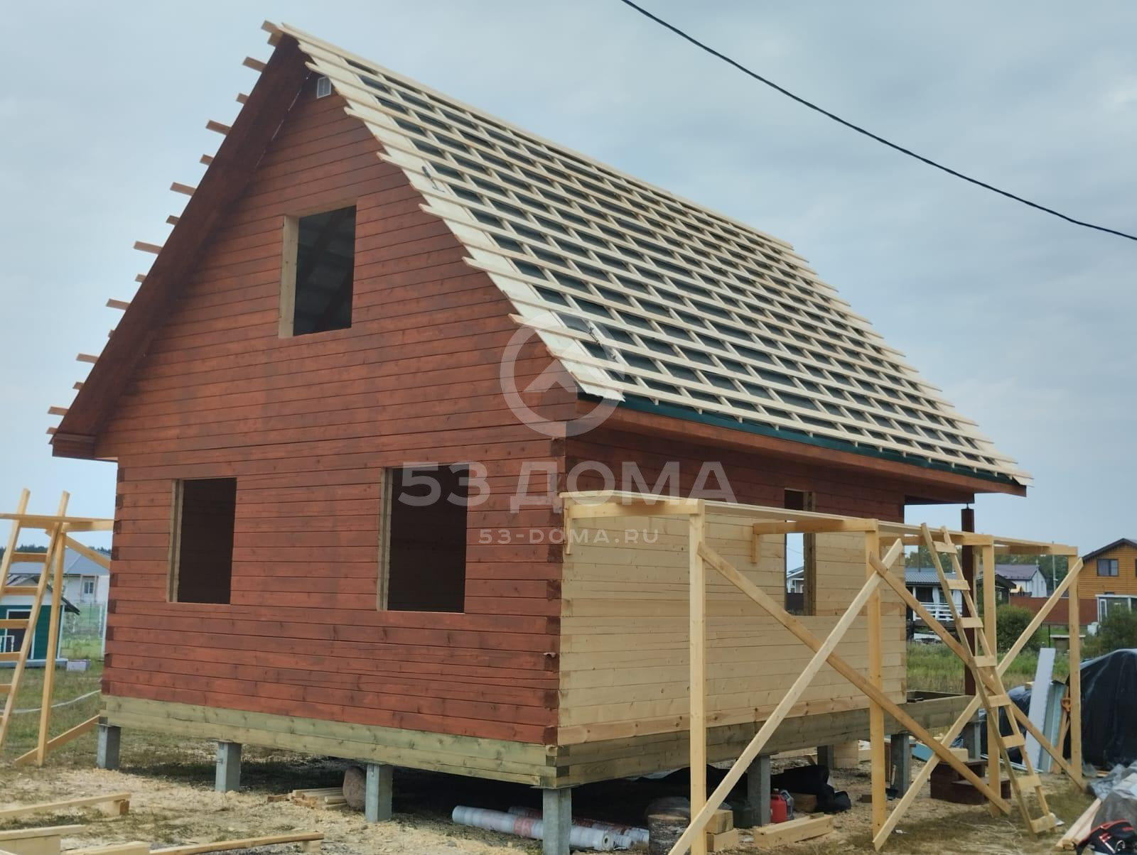 Дом из бруса 6х8 м, с мансардой и террасой