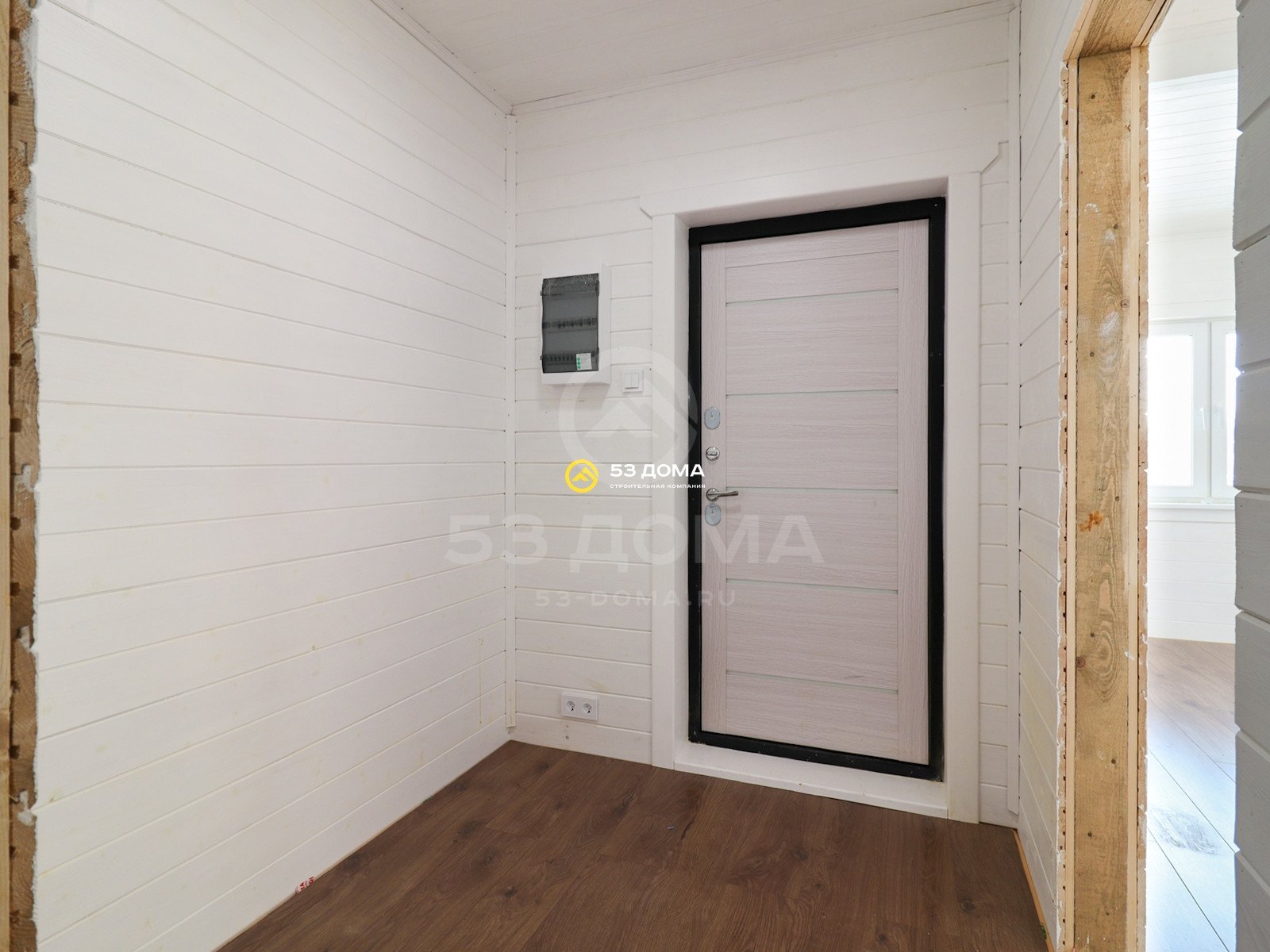 Каркасный дом 8х10 м с террасой, 1 этаж