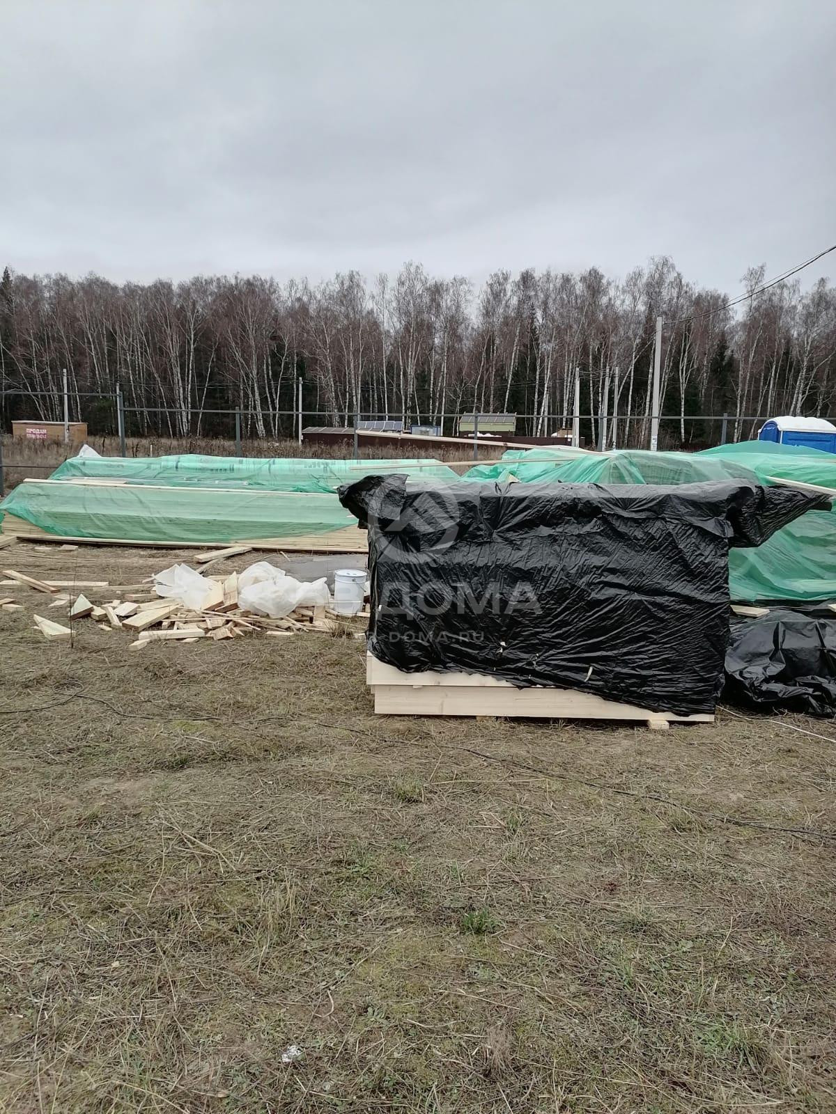 Каркасный дом 8×8 м, 1,5 эт, с террасой и балконом