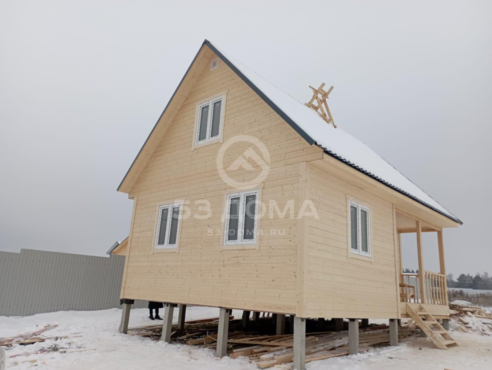 Каркасная баня 6×8 м с мансардой и террасой, 4 недели