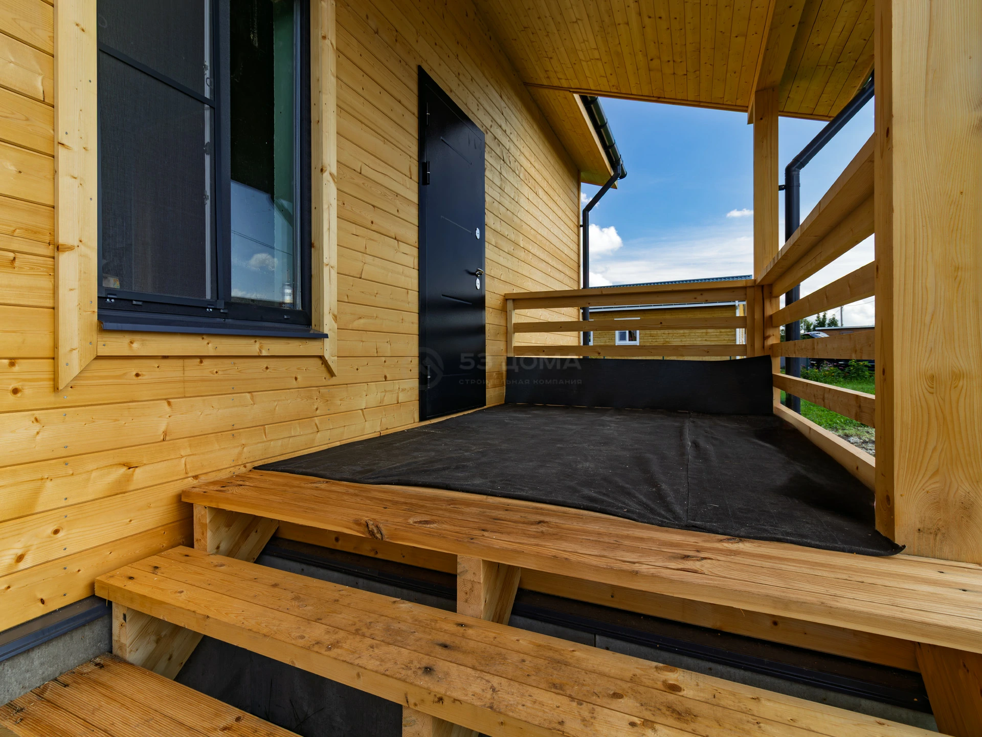 Каркасный дом по проекту ДК 318, 10×14 м с крыльцом 2×3 м, 1 месяц