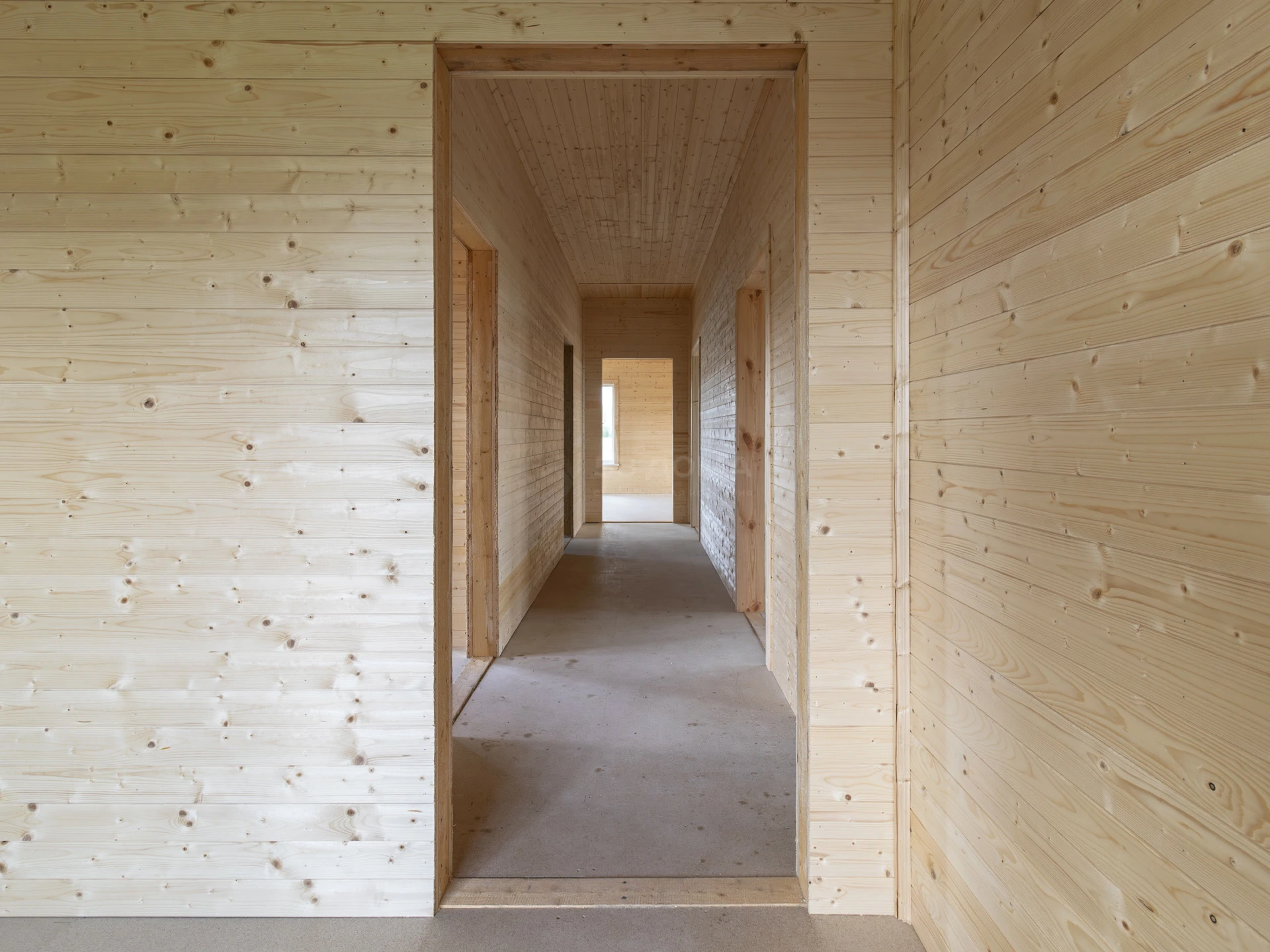 Каркасный дом по проекту ДК 318, 10×14 м с крыльцом 2×3 м, 1 месяц