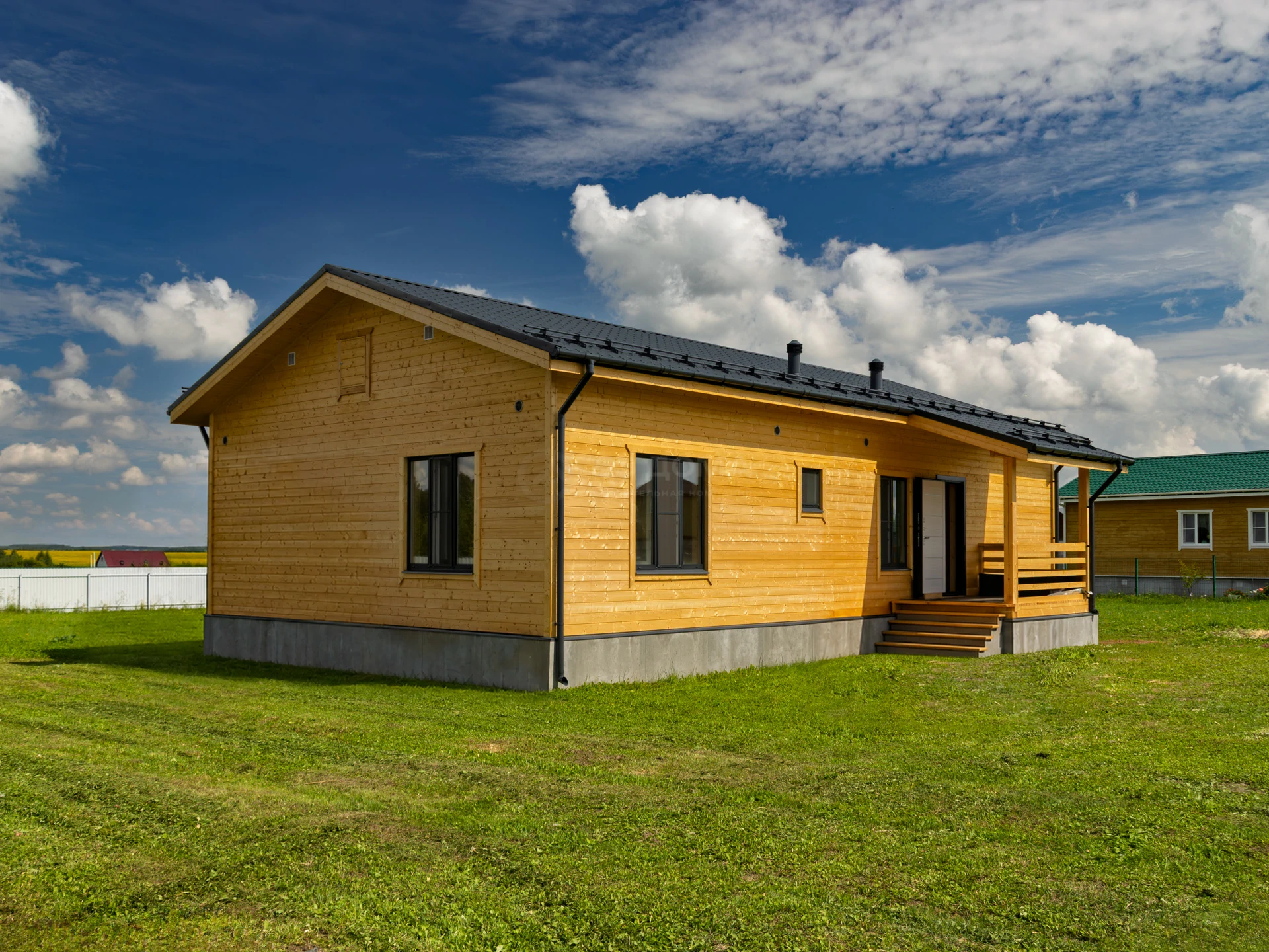 Каркасный дом по проекту ДК 318, 10×14 м с крыльцом 2×3 м, 1 месяц