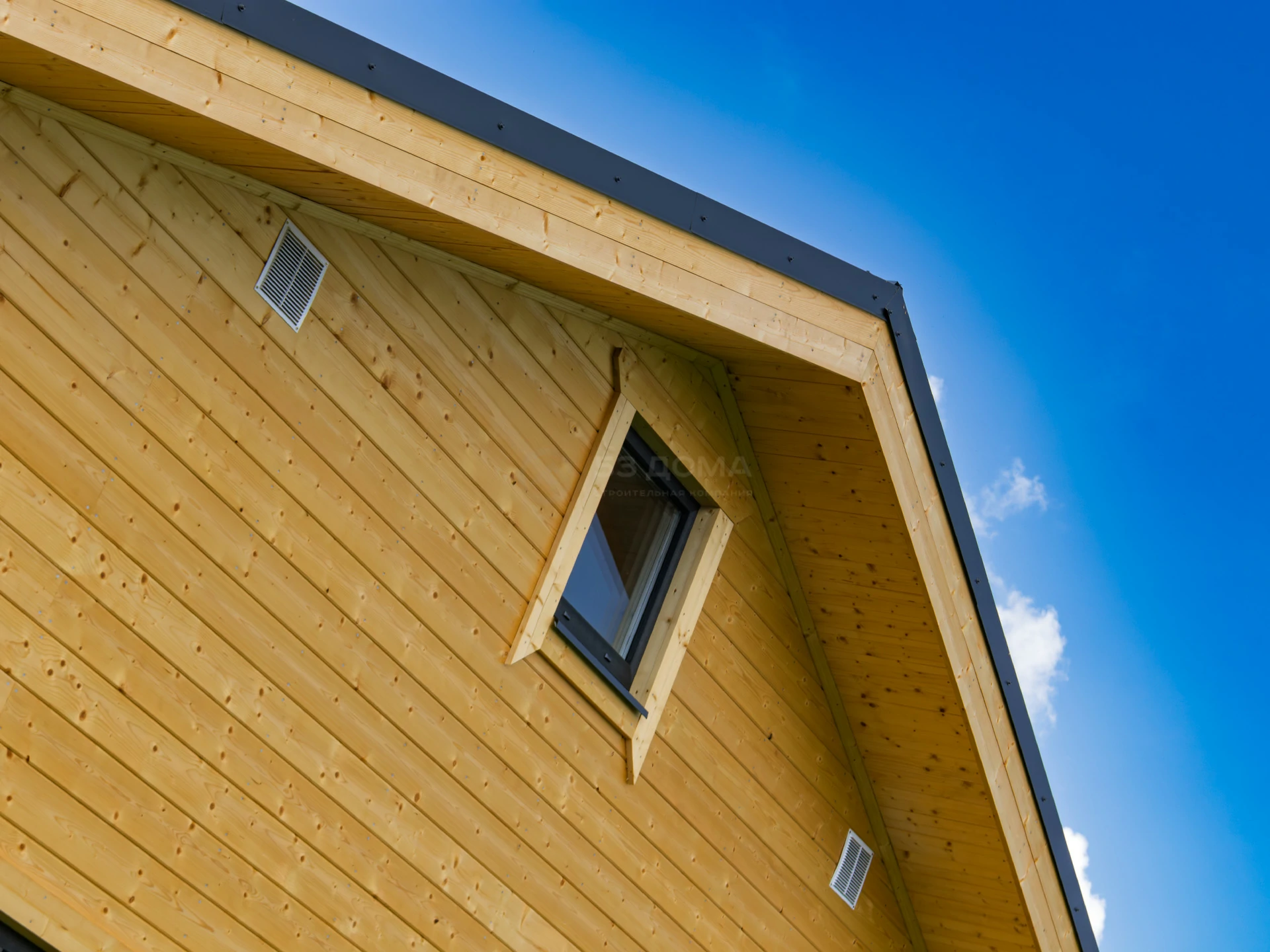 Каркасный дом по проекту ДК 318, 10×14 м с крыльцом 2×3 м, 1 месяц
