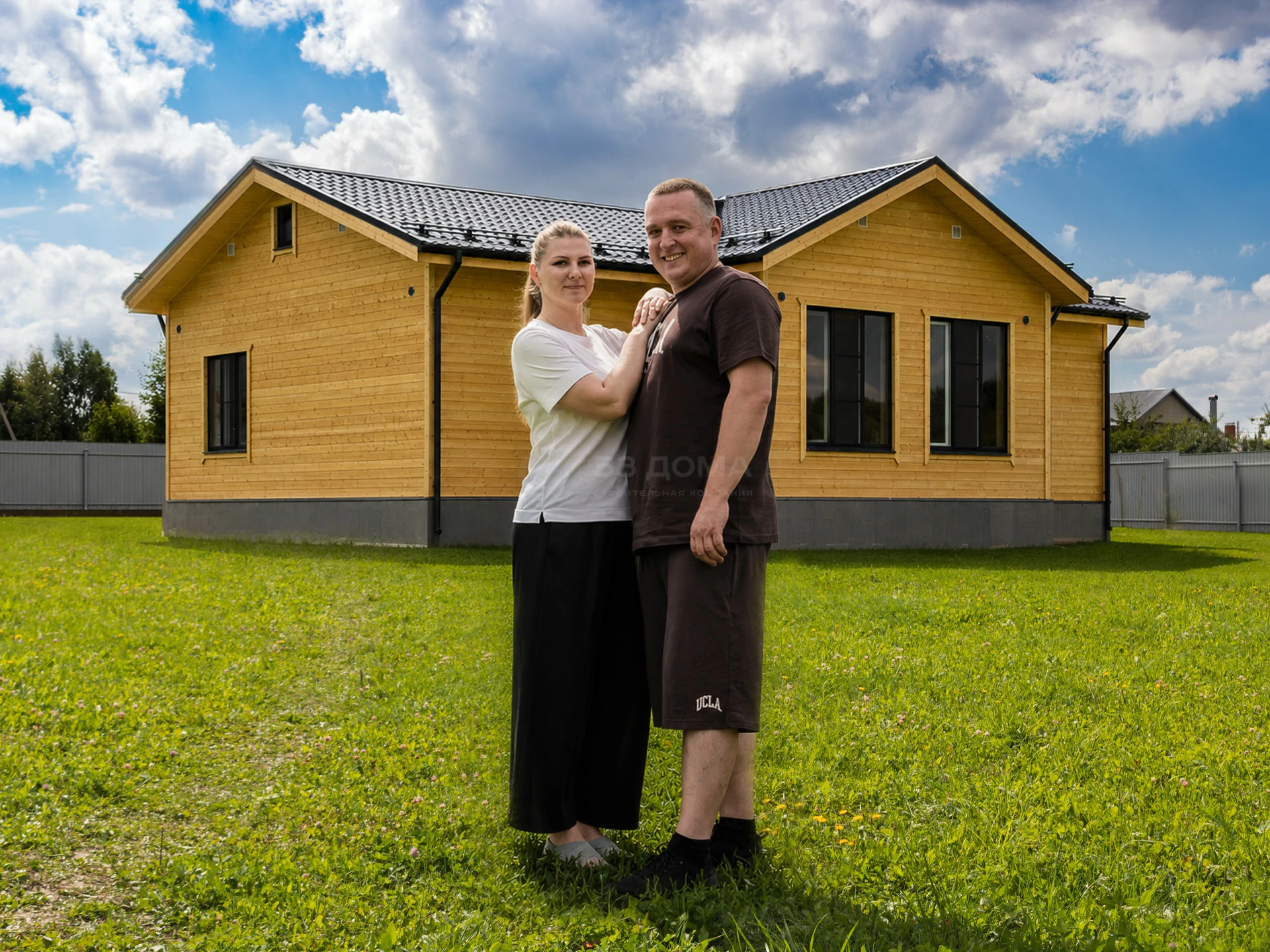 Каркасный дом по проекту ДК 318, 10×14 м с крыльцом 2×3 м, 1 месяц