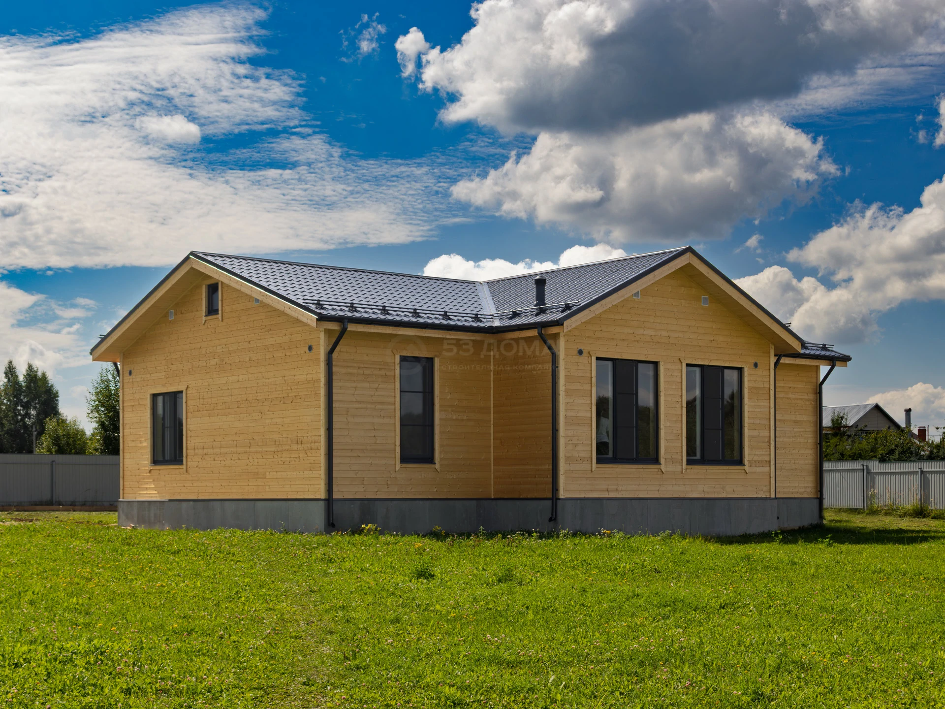Каркасный дом по проекту ДК 318, 10×14 м с крыльцом 2×3 м, 1 месяц